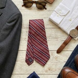 Elegant Maroon Striped Tie for Men